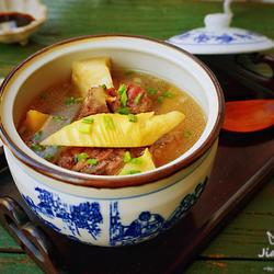 梅肉骨炖春笋的做法[图]