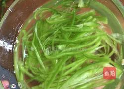 凉拌胡萝卜的做法图解2