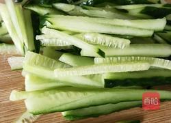 凉拌黄瓜丝的做法图解1