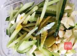 凉拌黄瓜丝的做法图解3