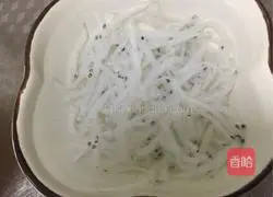 Illustration of how to make whitebait seafood porridge (porridge) 3