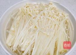 凉拌金针菇的做法图解1