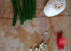 香辣土豆藕丁的做法图解1