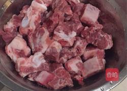 啤酒烧排骨的做法图解1