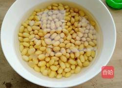 黄豆炖海带的做法图解2