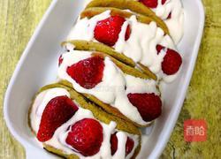 抹茶蛋糕抱草莓的做法图解18