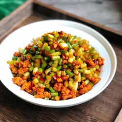 蒜苔炒肉沫的做法[图]