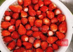 自制草莓果酱的做法图解1