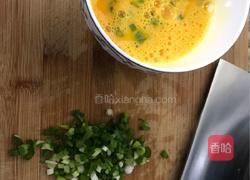 虾仁蛋炒饭的做法图解1