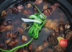 Illustration of how to make fat but not greasy braised pork 5