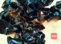 大虾菠菜蛋花汤的做法图解1