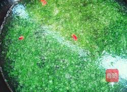 大虾菠菜蛋花汤的做法图解5