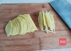 韭菜土豆丝的做法图解2