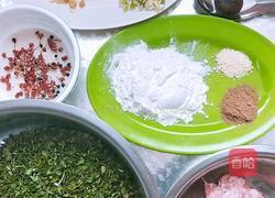 荠菜猪肉丸子的做法图解1