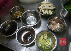 咸鱼茄子煲的做法图解1