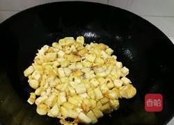 豆腐炒韭菜的做法图解3