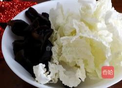 做出饭店一样味道的白菜炒木耳的做法图解1