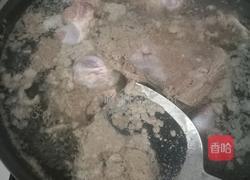 玉米胡箩卜炖筒子骨(电磁炉)的做法图解4