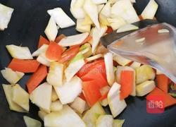 杏鲍菇炒胡萝卜的做法图解6