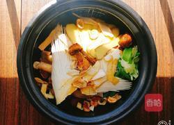 鱼翅骨栗子干玉竹百合松茸汤的做法图解5