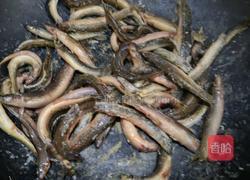 枸杞泥鳅汤的做法图解3