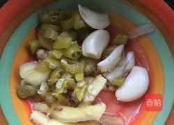 酸汤肉片的做法图解1
