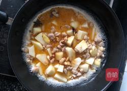 土豆炒鸡腿的做法图解4