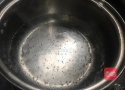 双椒炒野芹菜梗的做法图解3