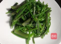瓜子仁拌野芹菜梗的做法图解6