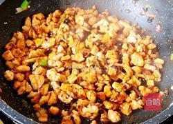 辣味榆钱炒肉的做法图解12