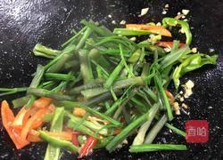 双椒炒野芹菜梗的做法图解13