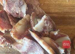 腊肠炒角瓜的做法图解1