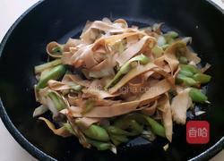 青蒜炒豆皮的做法图解6