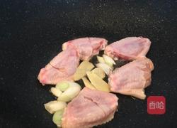 红烧鸡翅土豆的做法图解4