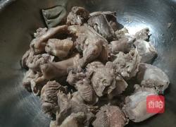 土豆烧仔鹅的做法图解1