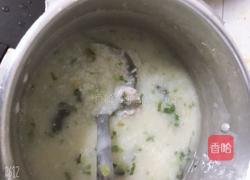 皮蛋瘦肉粥的做法图解3