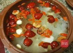 雪梨银耳金橘子糖水的做法图解8