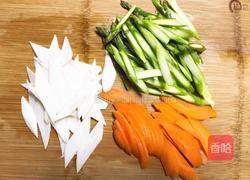 芦笋胡萝卜炒山药的做法图解2