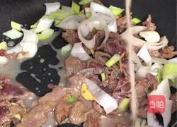葱爆牛肉的做法图解7
