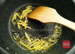 Illustration of how to make spicy soybean sprouts 6