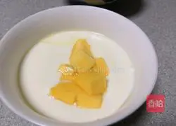Illustration of how to make ginger with milk 9