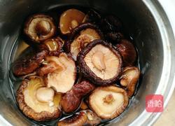 雪菜香菇团子的做法图解2