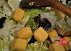 木耳豆腐包炒卷心菜的做法图解8