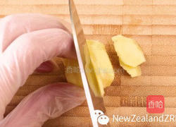 马蹄排骨新西兰花胶汤的做法图解5