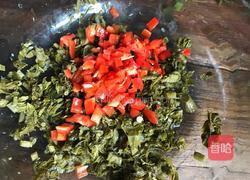 红椒香椿鸡蛋饼的做法图解3