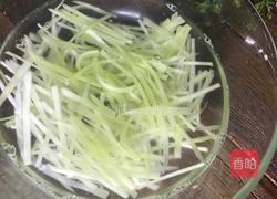 翡翠拌鸡丝的做法图解2