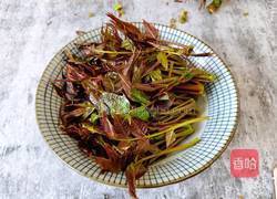 香椿炒鸡蛋的做法图解2