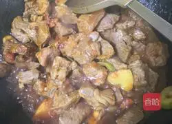 Illustration of how to make casserole with spring bamboo shoots and beef stew 10