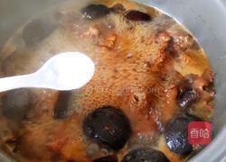 超简单家常版~香菇黄焖鸡的做法图解13