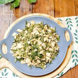 香椿山药炒鸡蛋的做法[图]